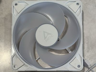 Arctic P12 Pro Reverse A-RGB 120mm Fan