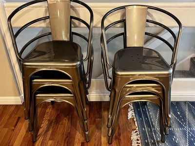 Set of 6 Stackable Metal Dining Chairs – Excellent Condition – $75