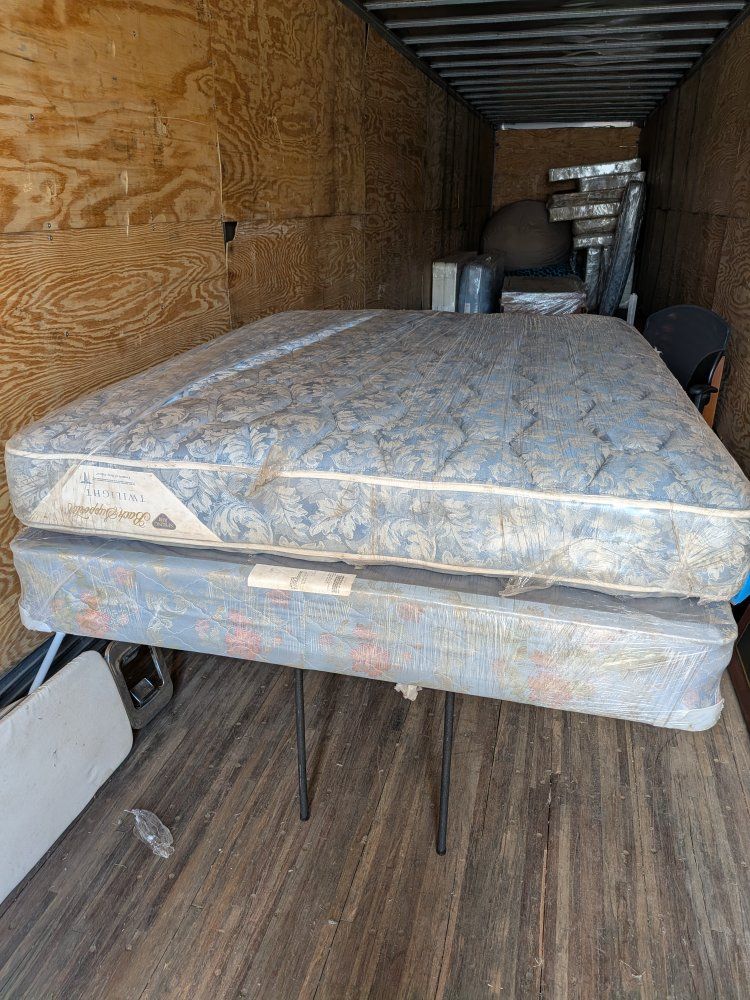 Spring Air Back Supporter Twilight Queen Size Mattress with Box Spring