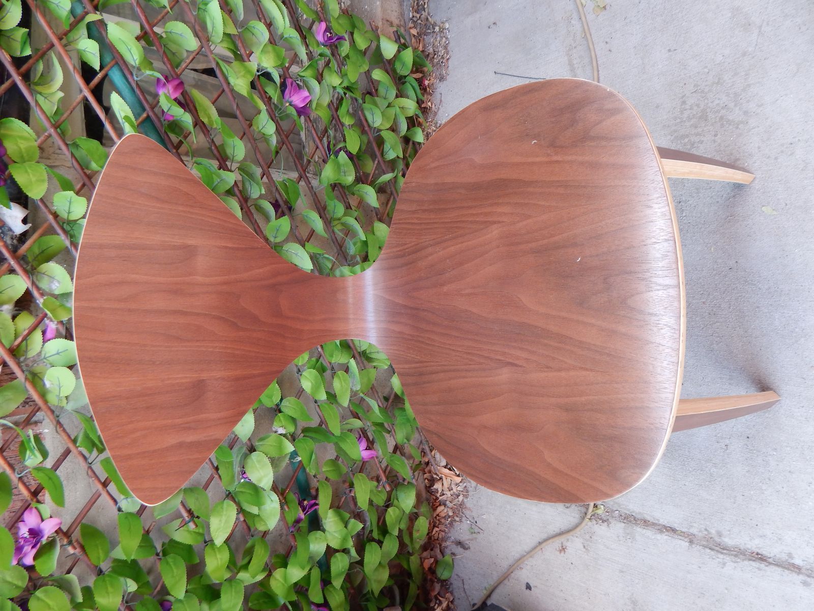 Modern Mid Century Chair. In stock: Set 2 new Wooden chairs