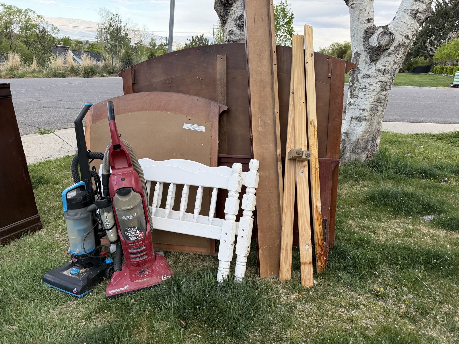 Free dressers, vaccuums, queen bed frame, misc