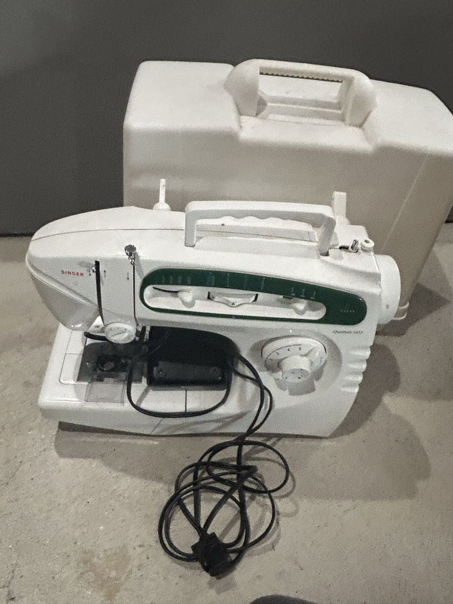 Singer Quantum 5417 Sewing Machine with Hard Case, White, Electronic—needs help with tension—drops stitches