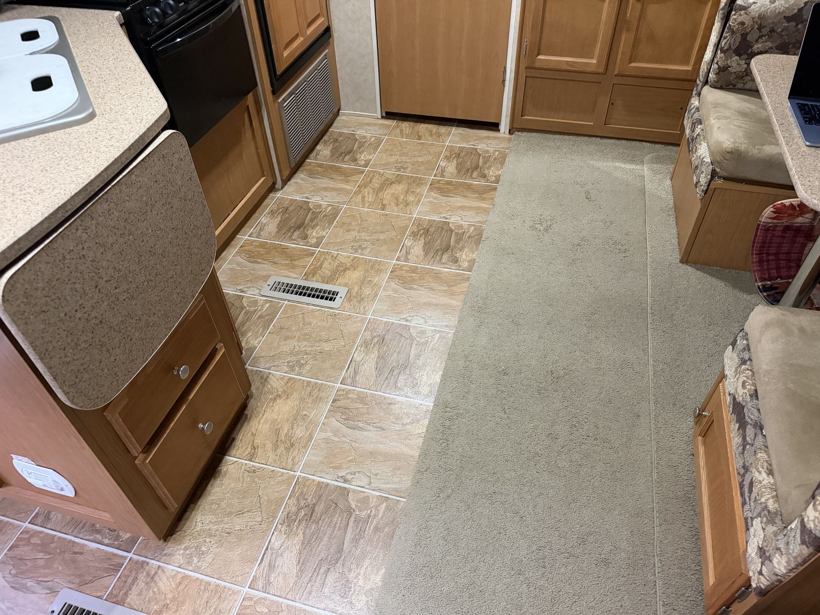 2007 Denali 30' RV trailer