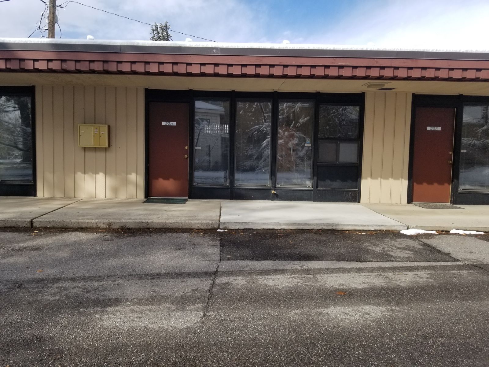 Quiet, Bright, Private, Space for lease Location: in the Heart of downtown logan, UT