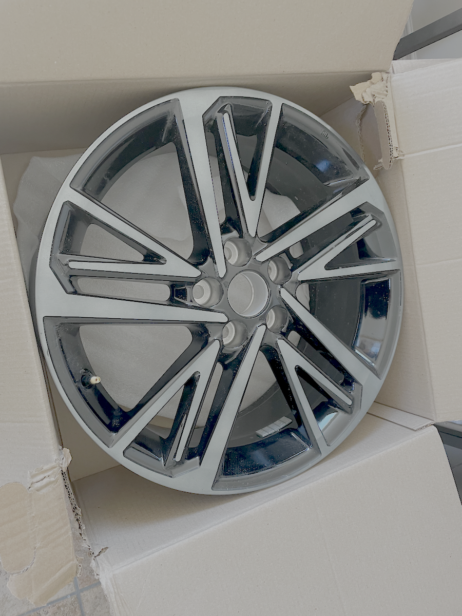 2025 - 2026 Toyota Camry 19 inch factory wheels/rims