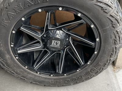 Set of 4 KANATI Mud Hog 35x12.50R20LT Off-Road Tires on Black & Machined Rims
