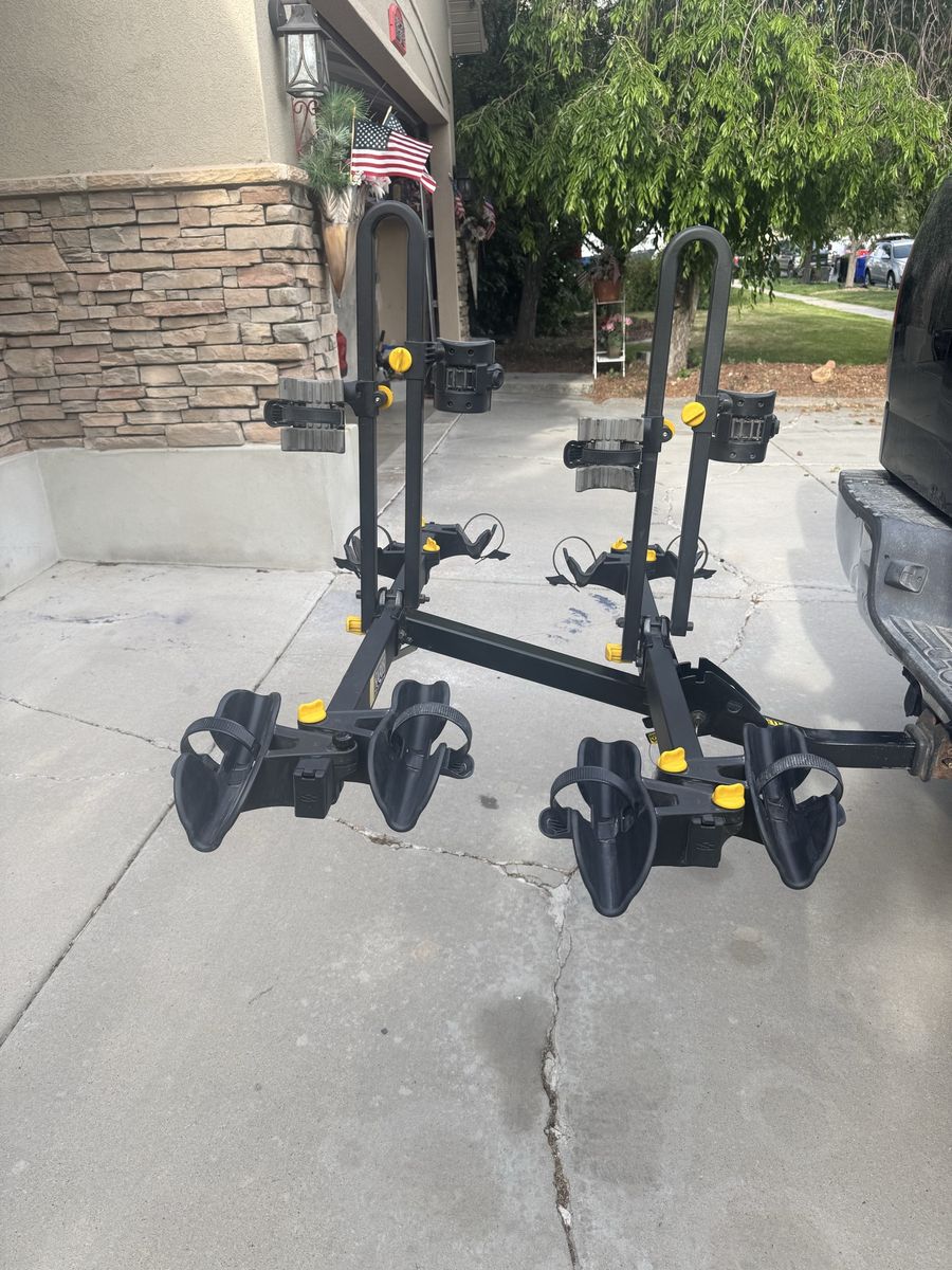 Saris SuperClamp EX 4-Bike Hitch Rack - Black - Holds 4 Bikes Securely