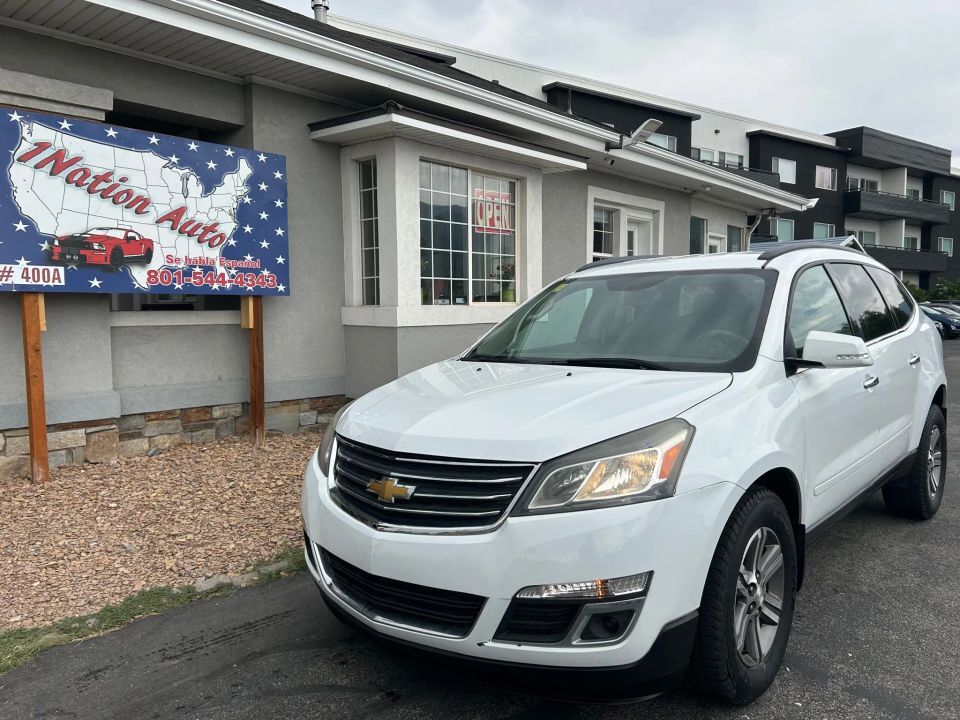 2017 CHEVROLET TRAVERSE LT