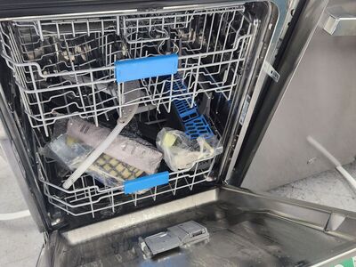 STUNNING BRAND NEW! GE PROFILE STAINLESS STEEL DISHWASHER!