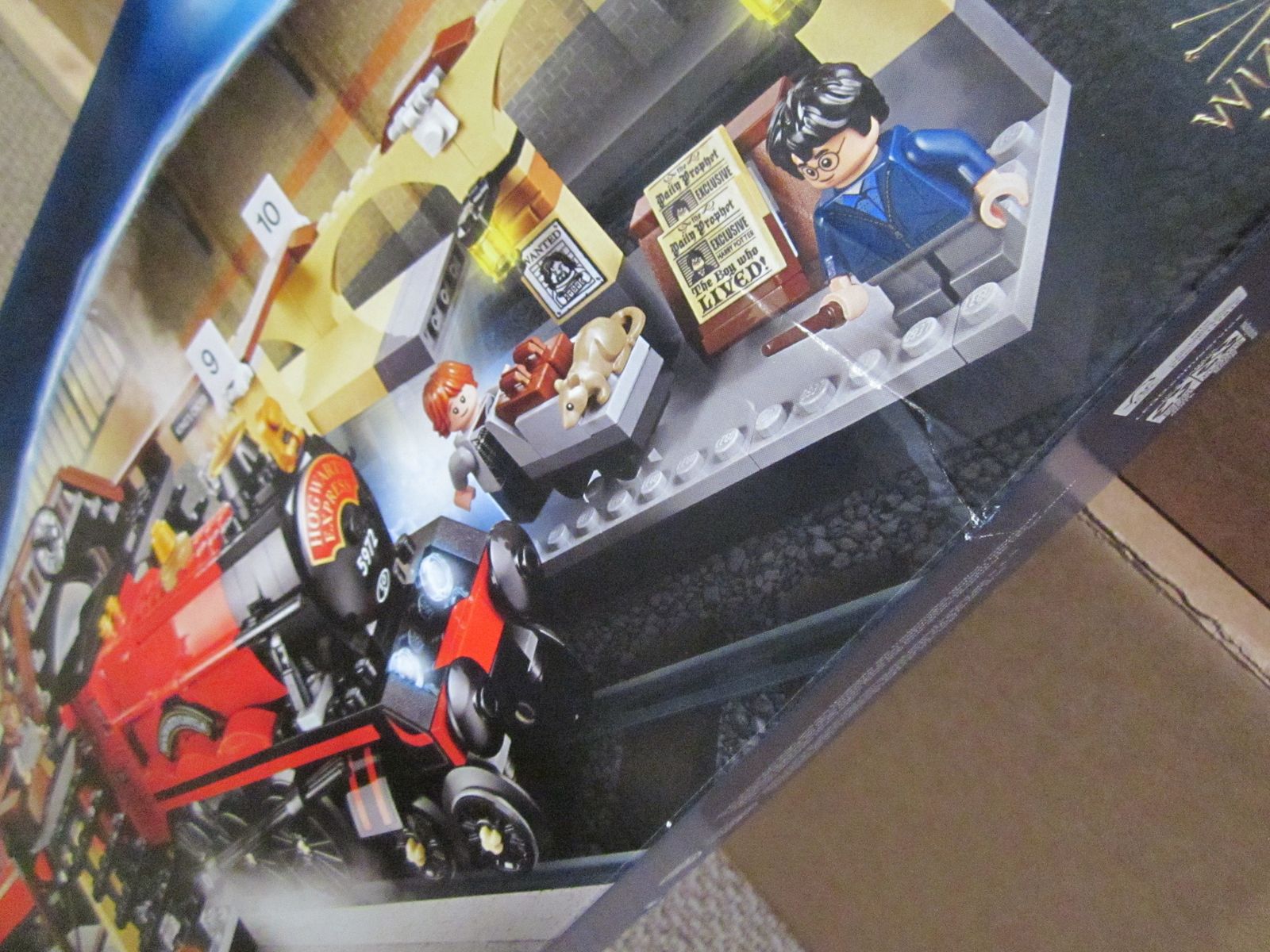 Dinged-up box, Lego 75955 Hogwarts Express Harry Potter Sealed