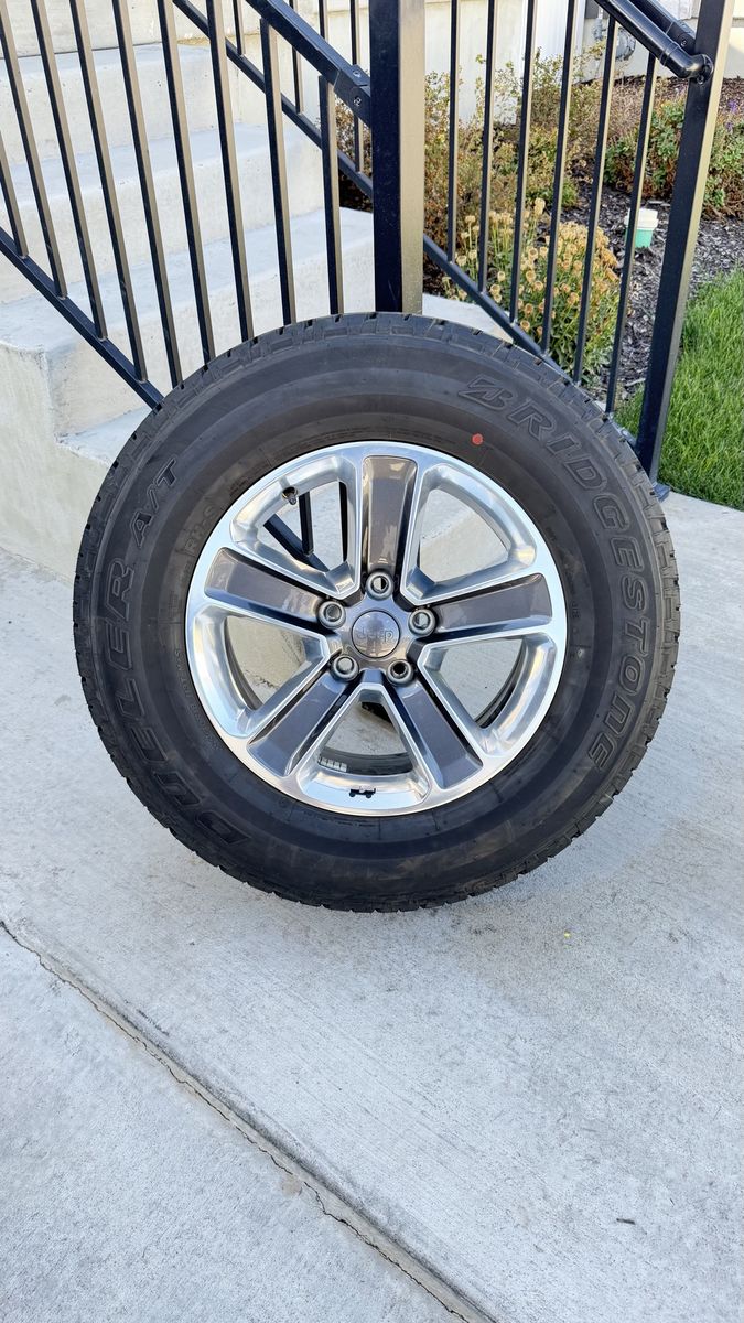 Jeep Wrangler Rims and Tires 255/70R18 Bridgestone Dueller AT