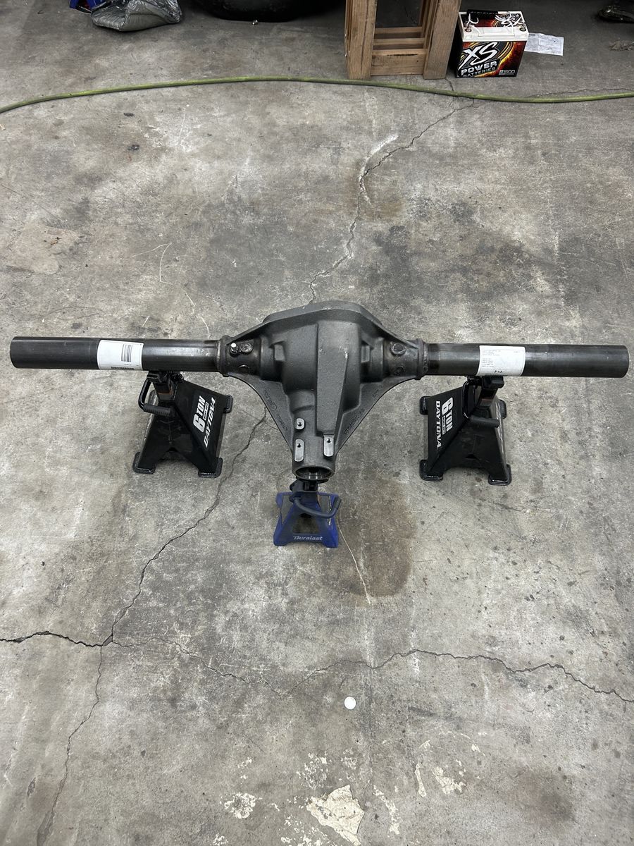 Strange Dana 60 Housing