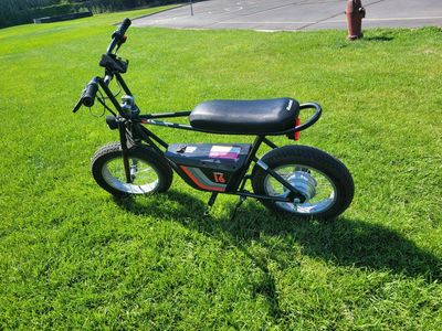 Razor Rambler 16 Electric Bike - Black & Red Mini E-Bike