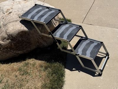 Folding 3 Step Pet Stairs Portable Lightweight Aluminum Ramp for Dogs & Cats Never used