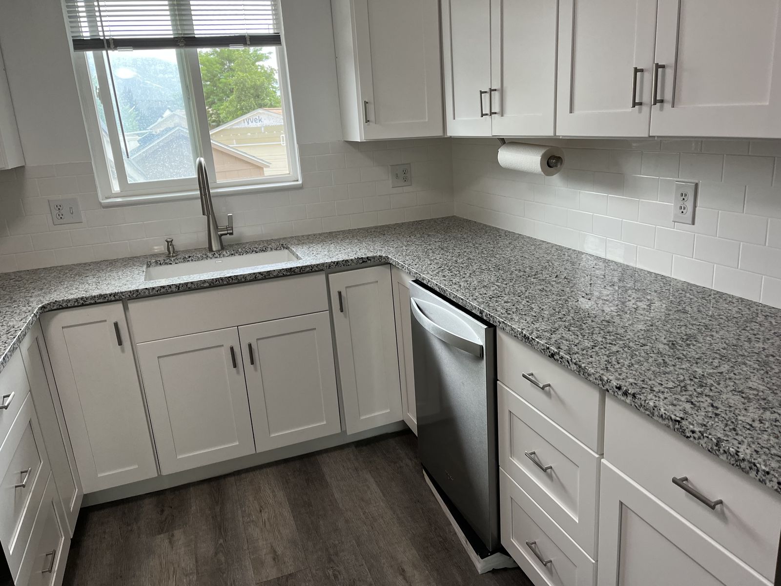 Main image 8