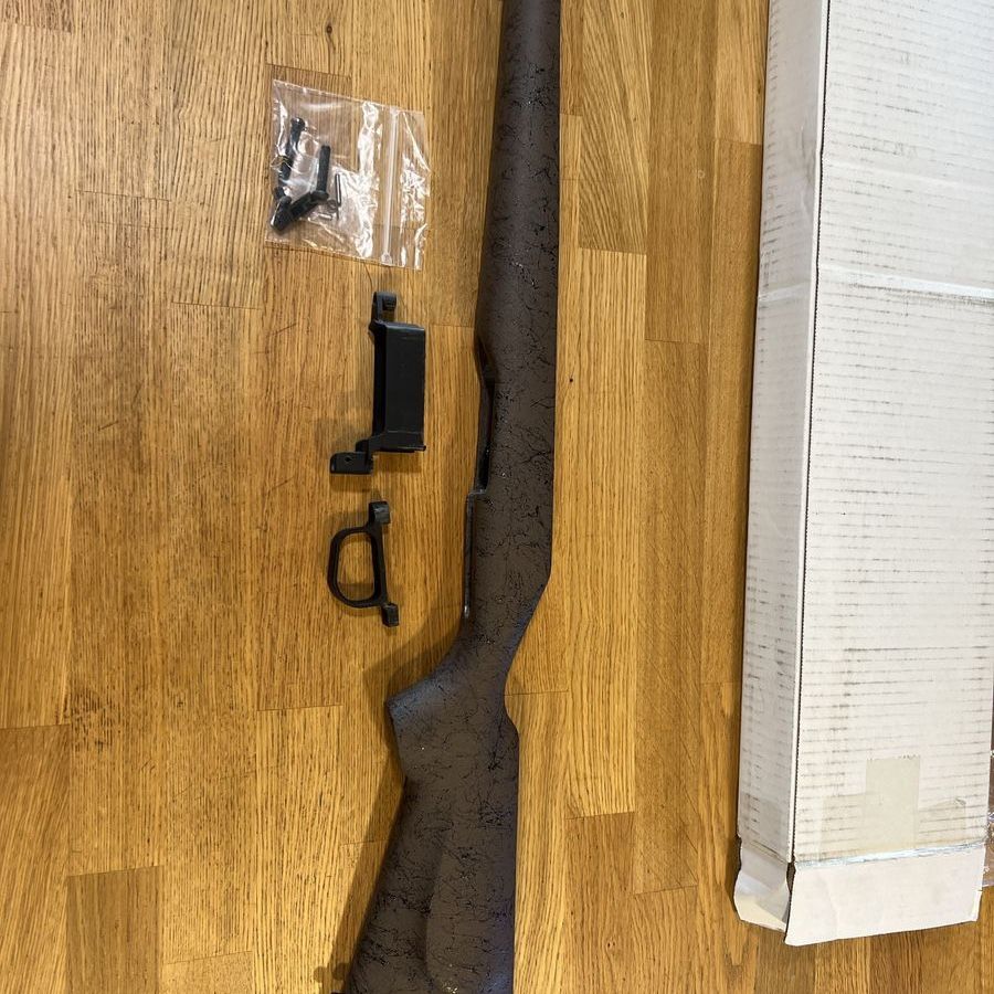 Bell & Carlson Ruger American Sporter Style Stock Short Action .38 Brown Black Spiderweb