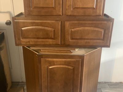 Upper Kitchens Cabinets