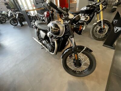 2025 Triumph Bonneville T100 Jet Black