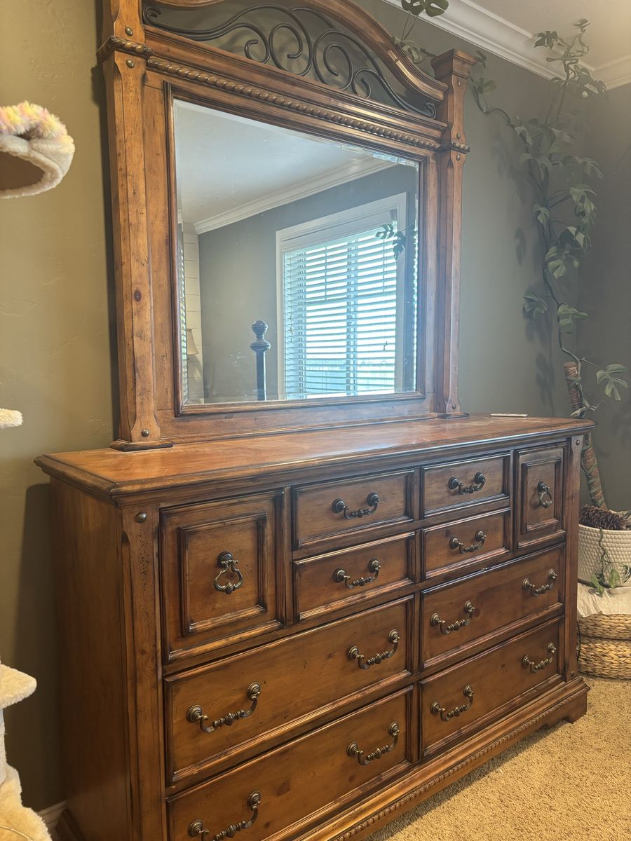 Cal King Bedroom Set