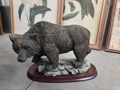 Realistic Grizzly Bear Figurine Statue on Wood Base - Detailed Wildlife Decor
