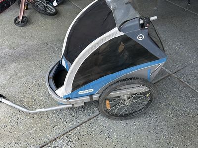 Kids bike trailer