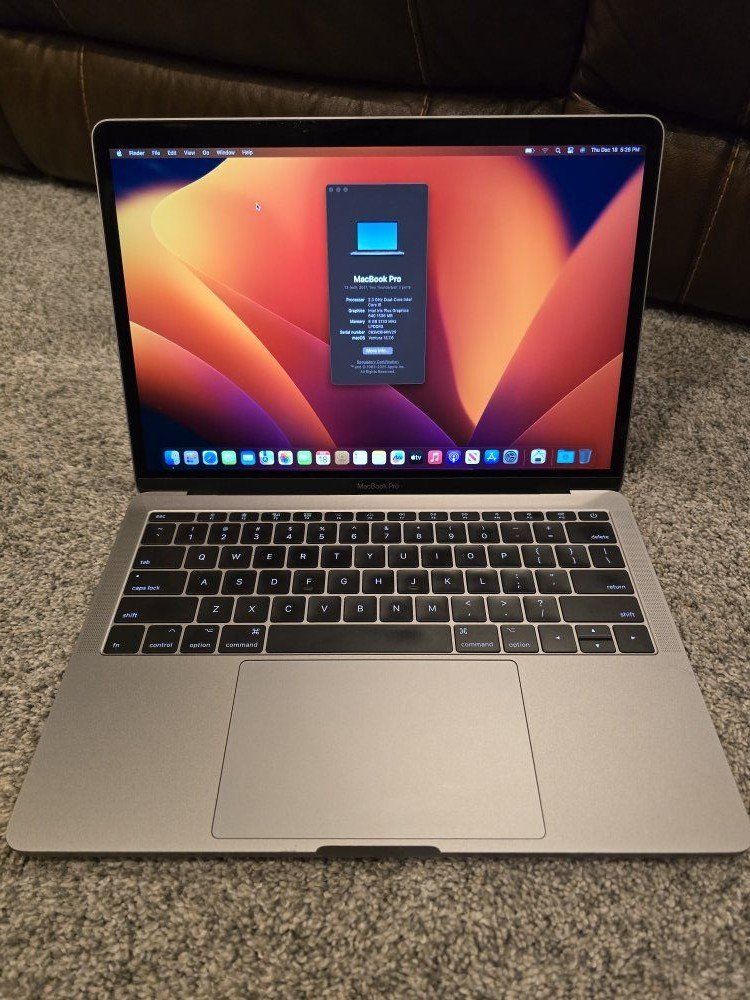 2017 MacBook Pro 256 GB Ventura Os