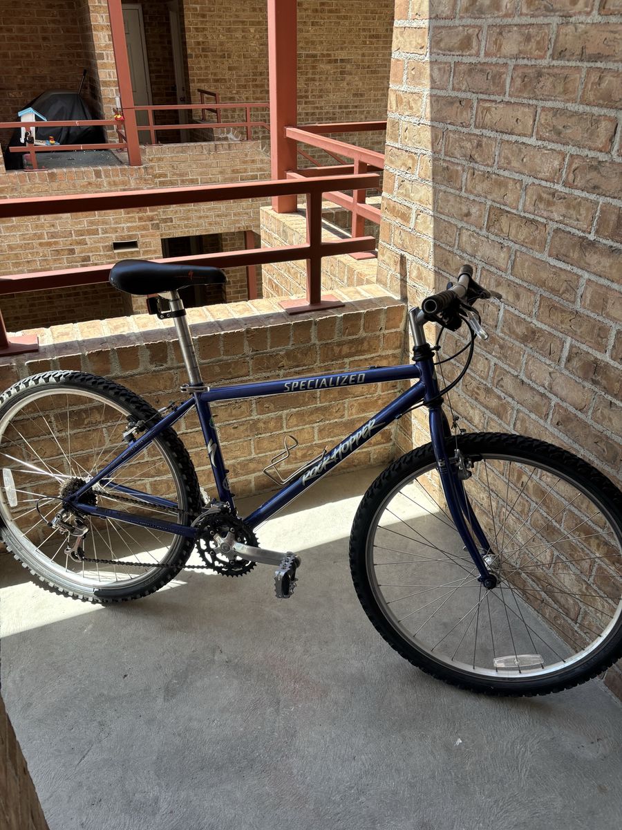 Specialized Rockhopper size 15.5.