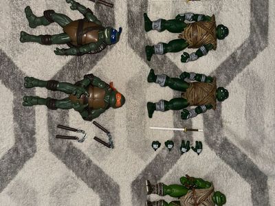 TMNT Teenage Mutant Ninja Turtles Action Figures Lot with Weapons and Accessories