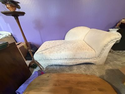 Vintage Style Cream Textured Fabric Chaise Lounge