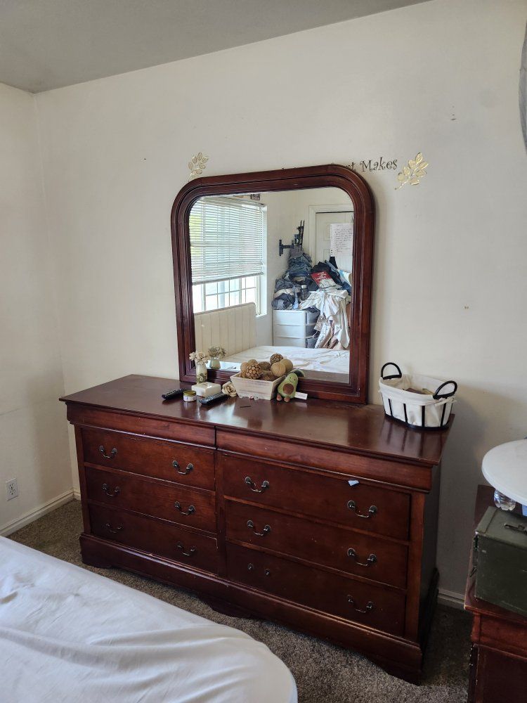 beautiful solid wooden dresser w/ mirror