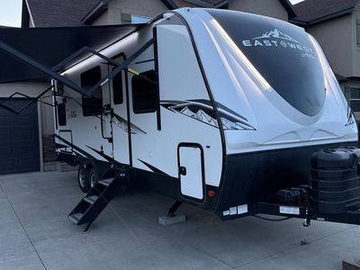 2022 Alta East to West 2100MBH (NEW BATTERIES)