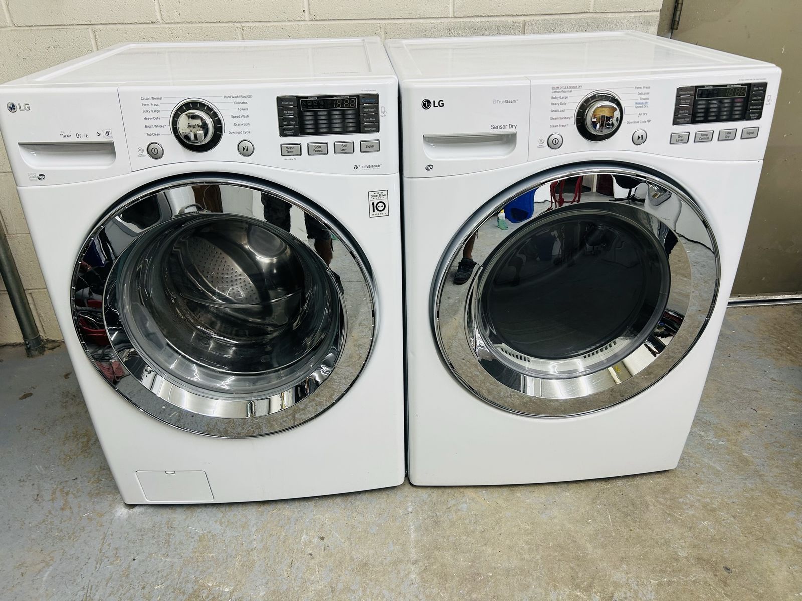 LG washer and dryer set 