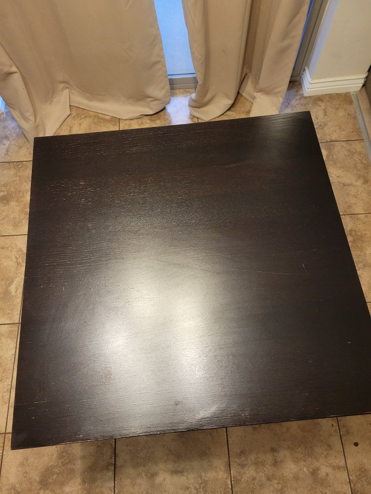 expanding table w/ 6 chairs
