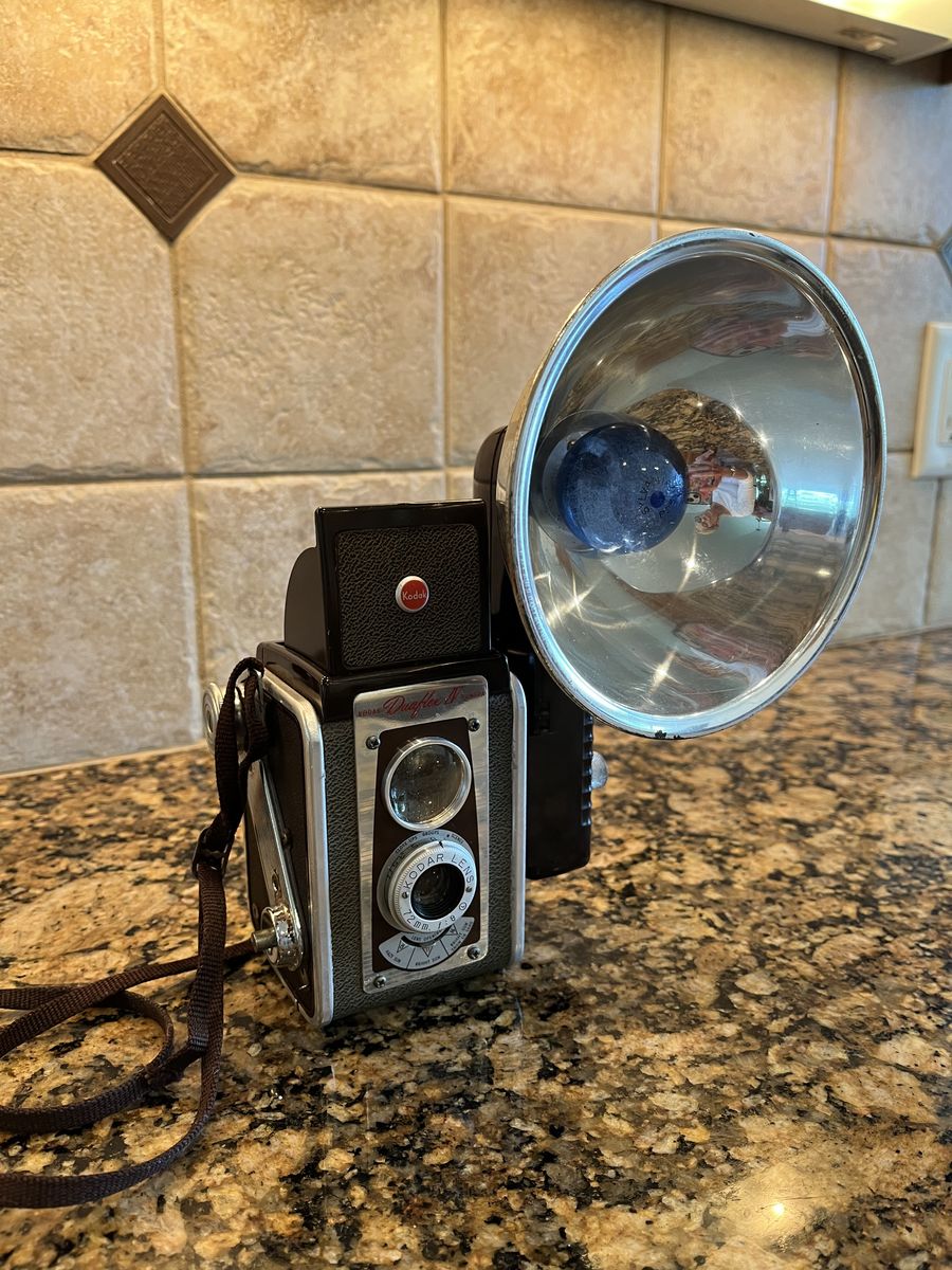 Kodak Duraflex IV Vintage Camera with Flash and Bulbs