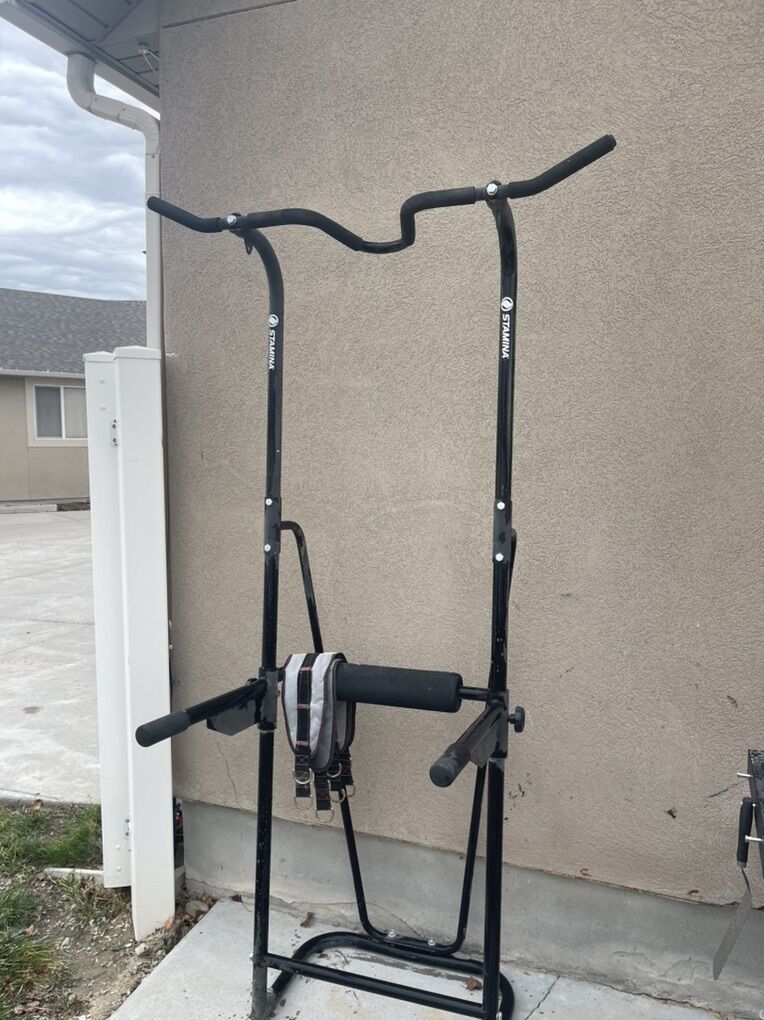 Tower Pull Up Bar Station Workout