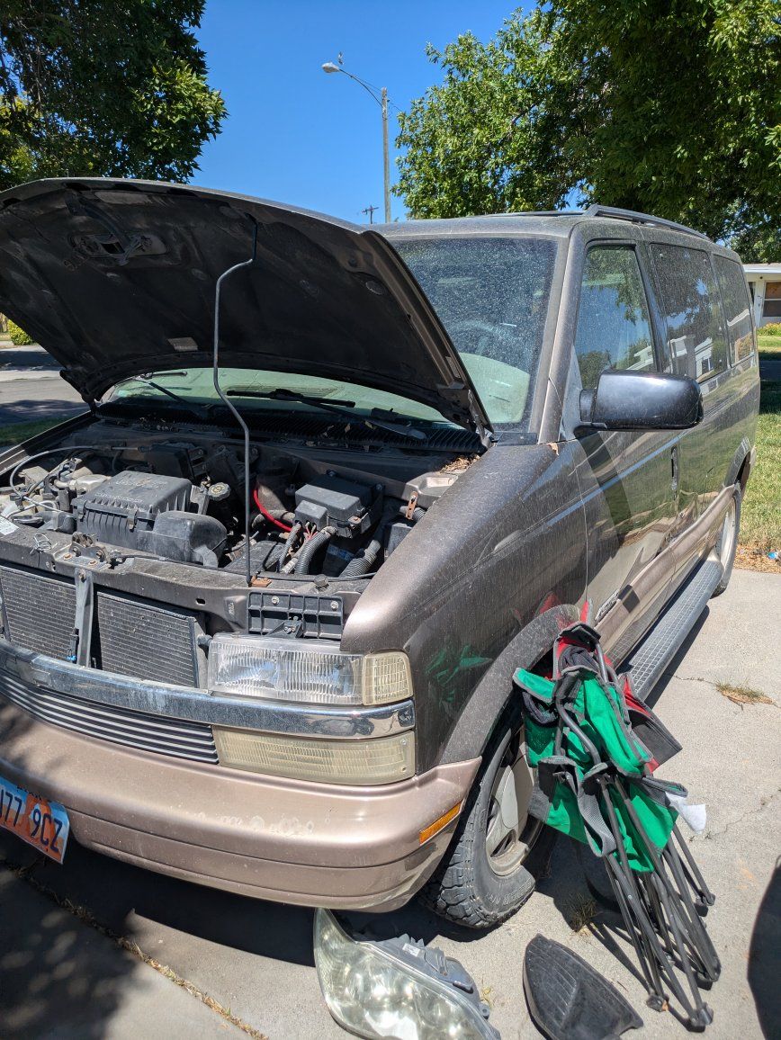 Chevrolet Astro Passenger Van - Brown, Roof Rack & Tow Hitch