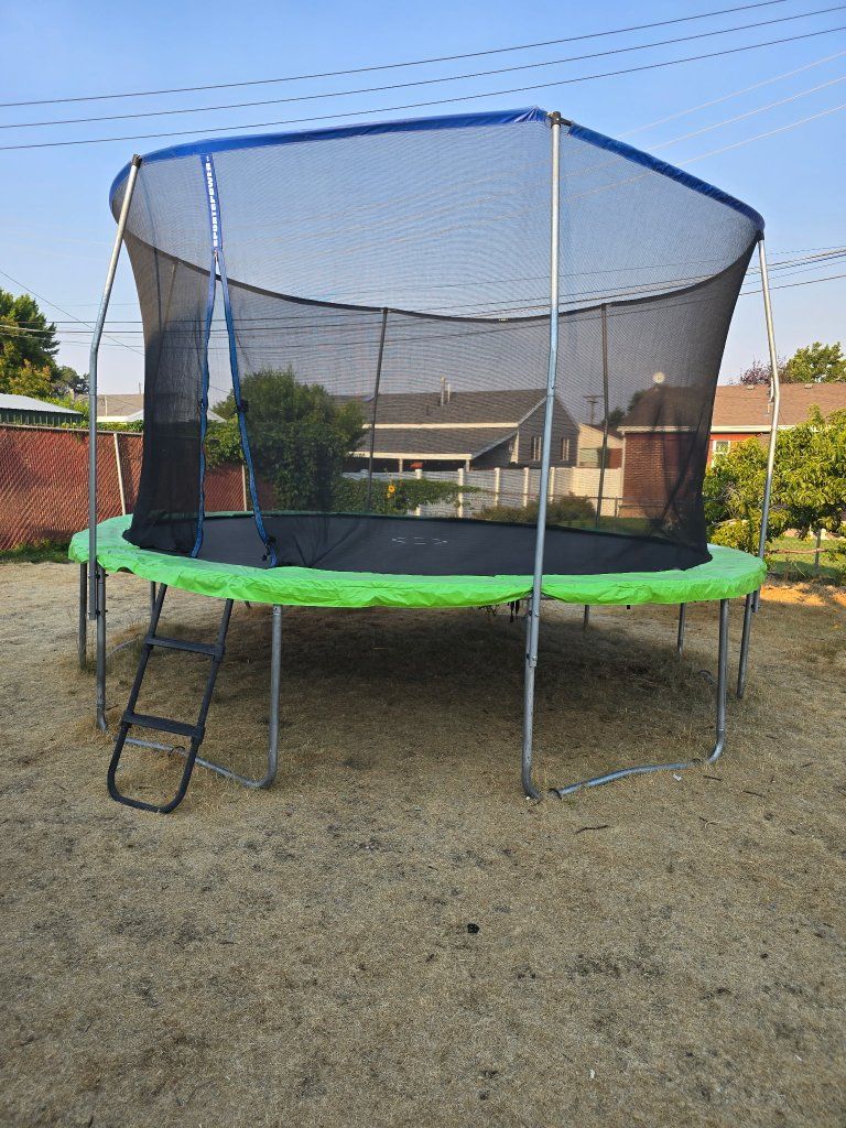 Sportspower Outdoor Trampoline with Safety Enclosure Net and Ladder - Green