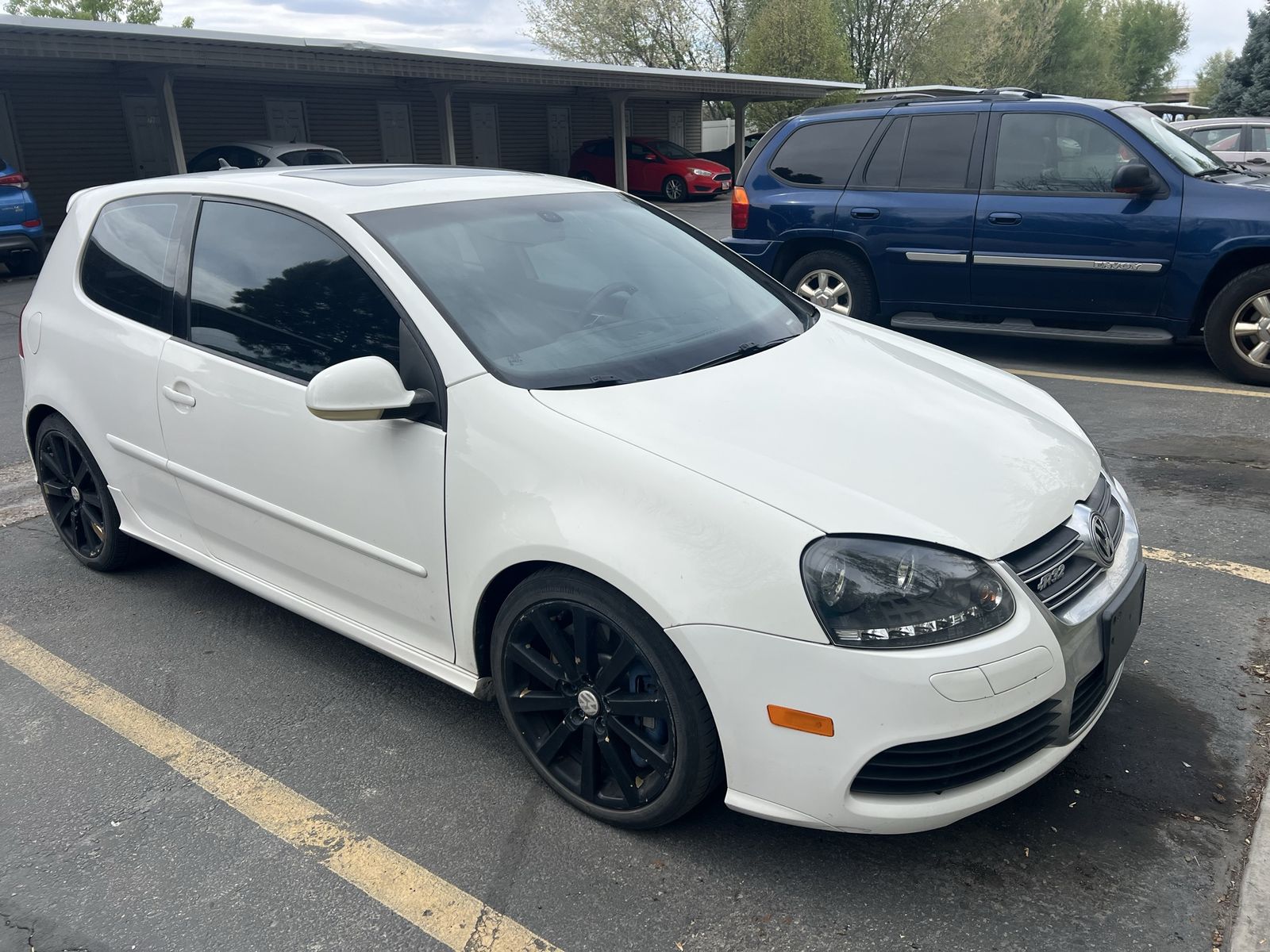 2008 VOLKSWAGEN R32 Base