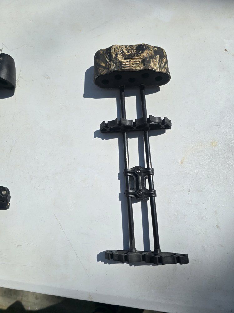 Camo Compound Bow 5 Arrow Quiver