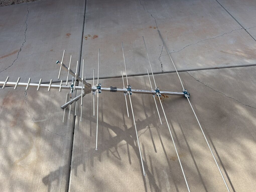 Long Range HD VHF UHF FM Outdoor TV Antenna