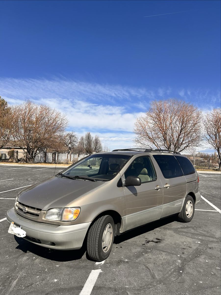 2000 TOYOTA SIENNA