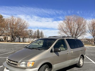 2000 TOYOTA SIENNA