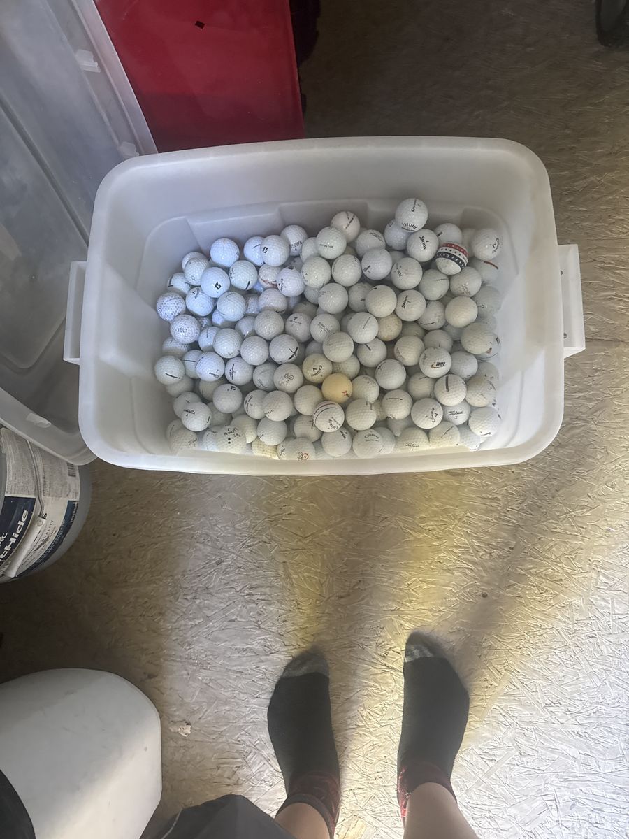 Roughly 100-150 golf Balls - Callaway, Titleist, Srixon Mix - Practice/Driving Range