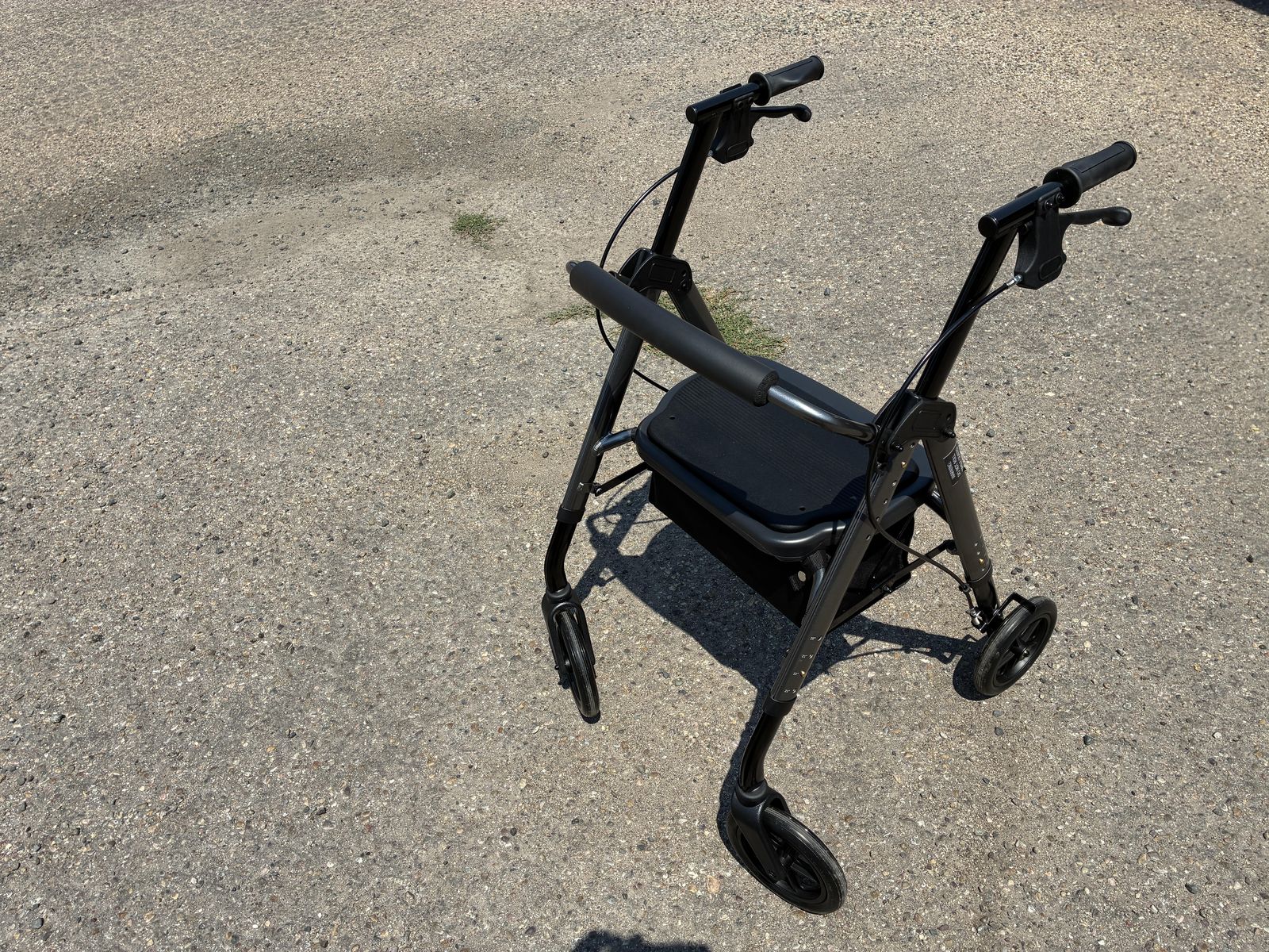 Carrier, Rollator Model PF-920 Walker