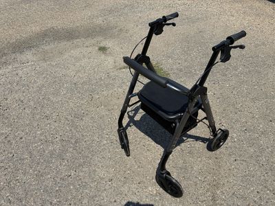 Carrier, Rollator Model PF-920 Walker