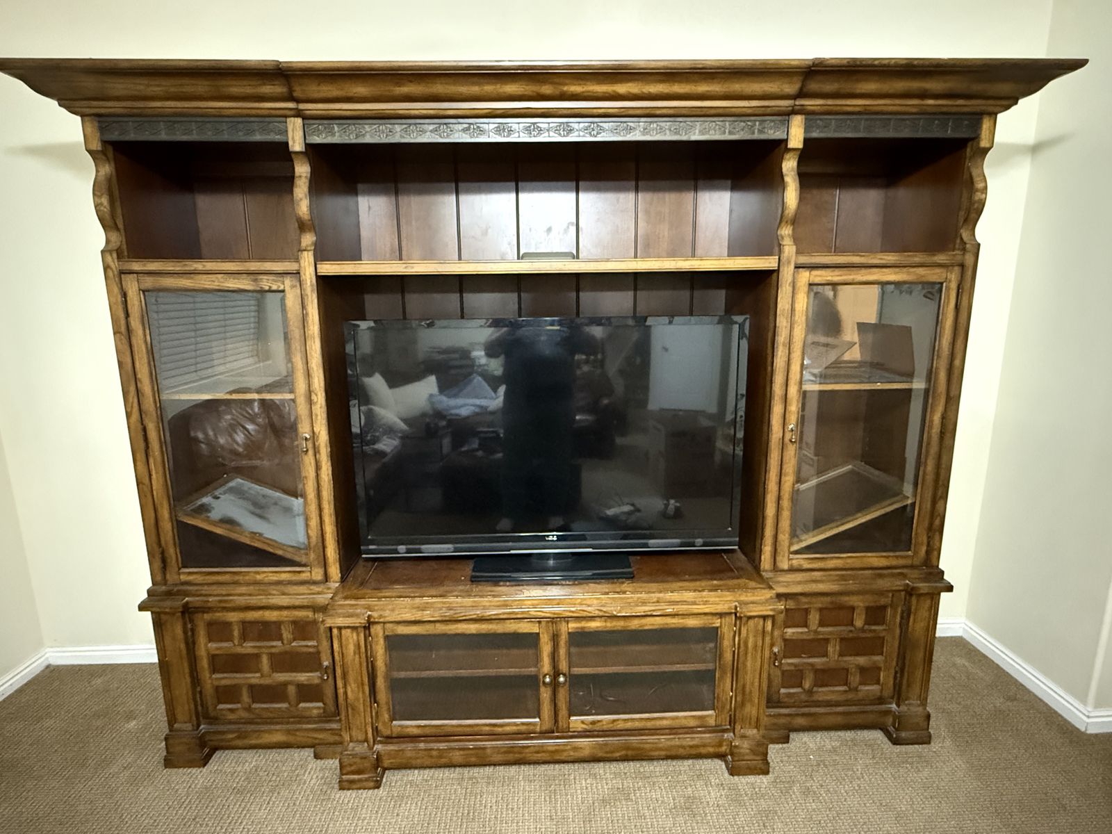 Quality Bassett Entertainment Center