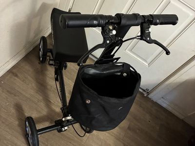 Knee scooter