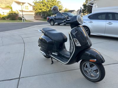Classic Vespa for Sale: Italian Style, Endless Smiles!!