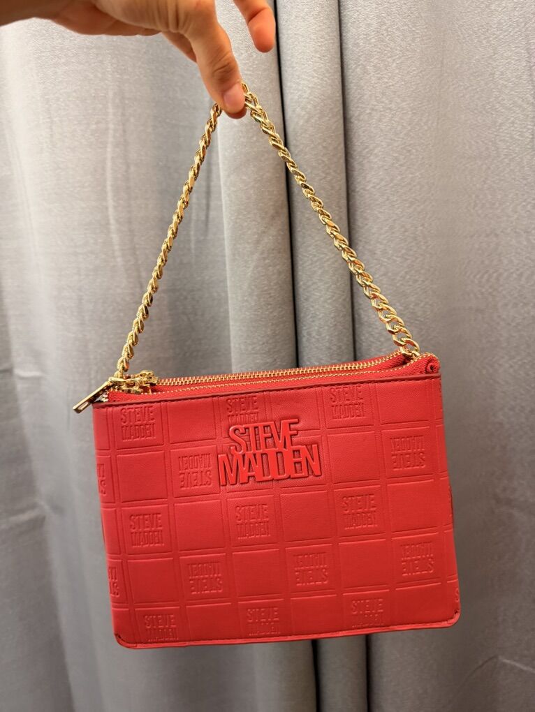 red steve madden purse