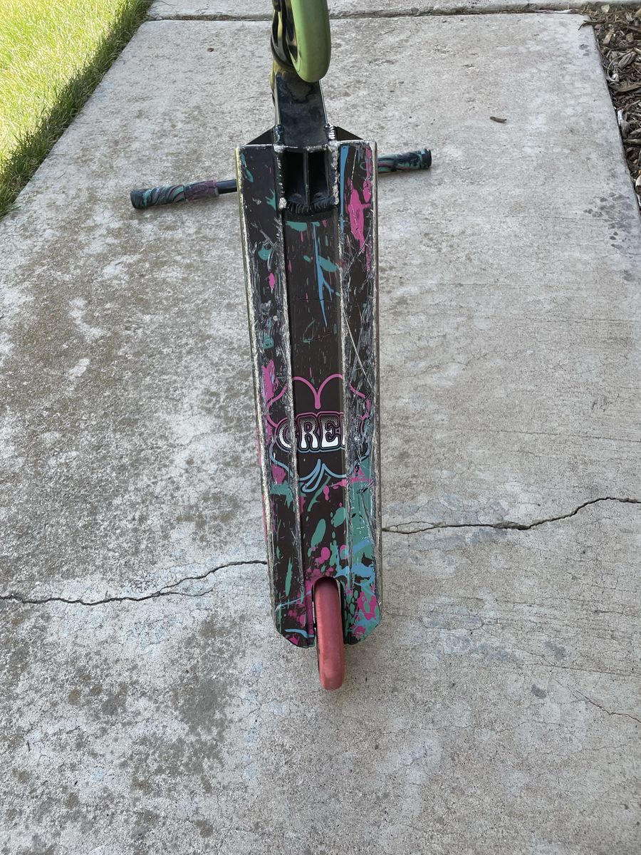 Lucky Crew scooter